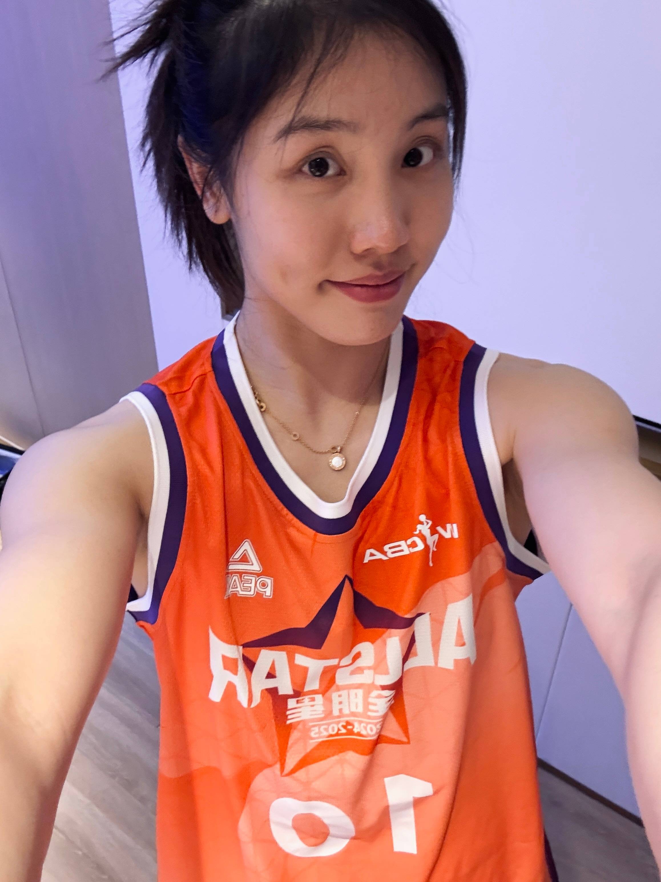 沈阳女篮签约名宿作为球队教练