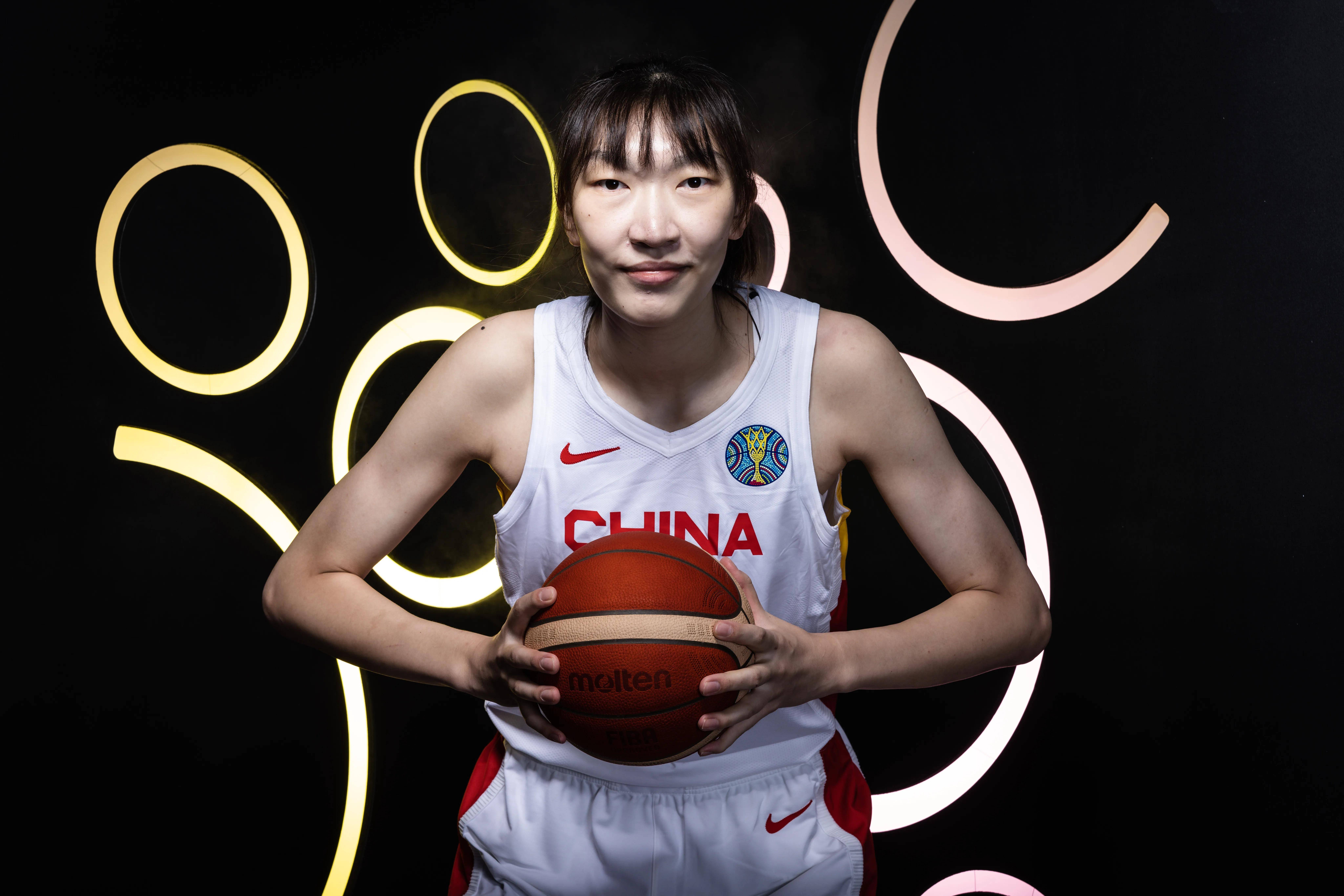 沈阳女篮签约名宿作为球队教练