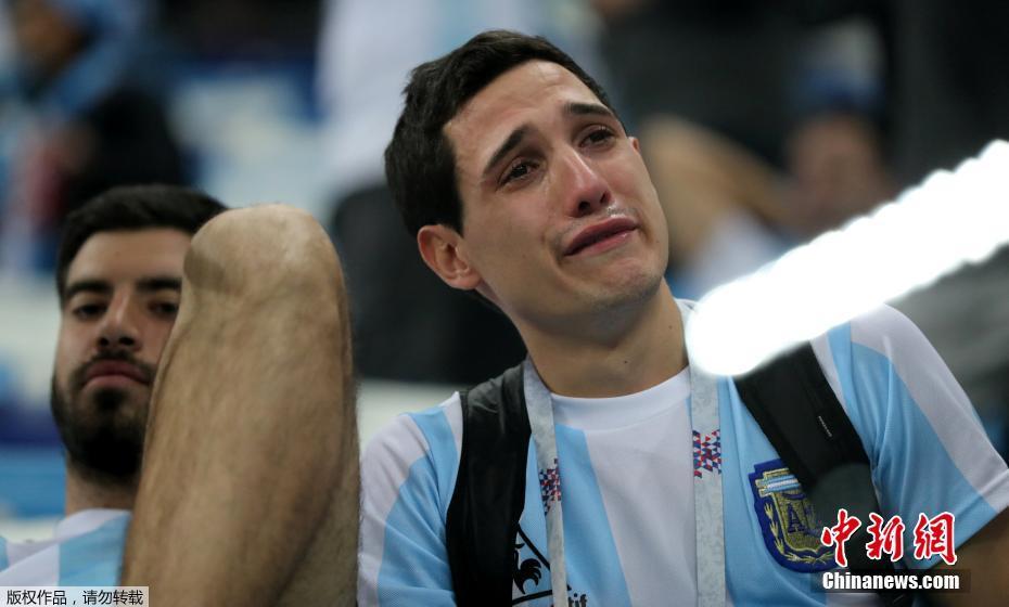 游泳传奇谢幕,球迷泪洒赛场 游泳传奇谢幕,球迷泪洒赛场