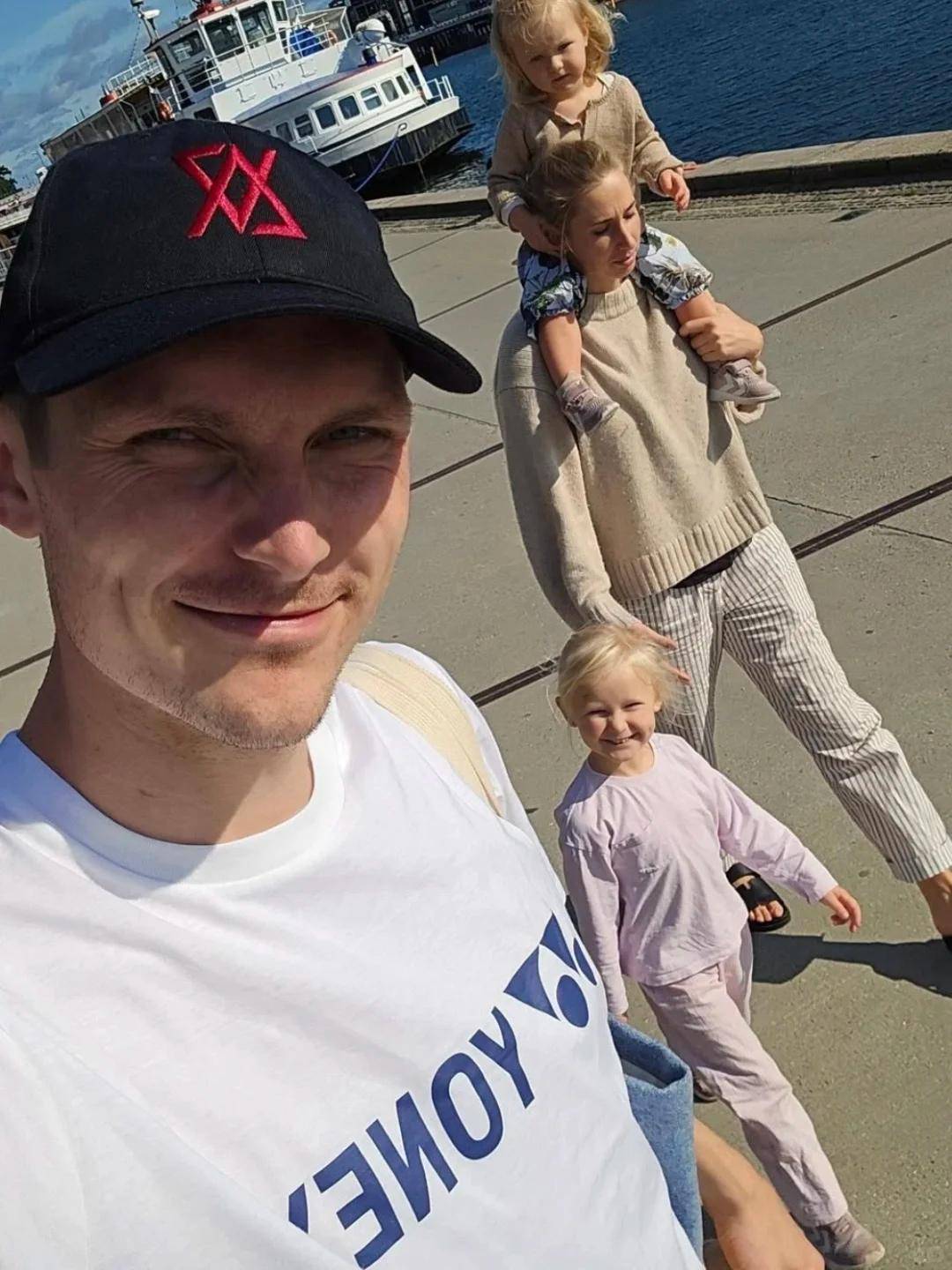 英格兰羽毛球队碾压丹麦羽毛球队,安赛龙统治全场的简单介绍 英格兰羽毛球队碾压丹麦羽毛球队,安赛龙统治全场的简单介绍