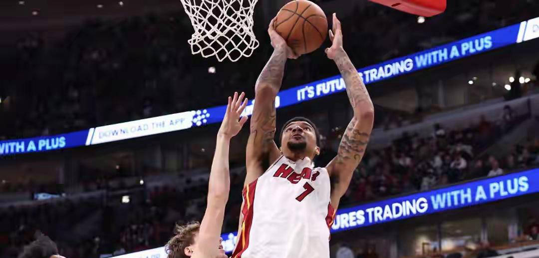 篮板高手震撼表现，助球队取胜