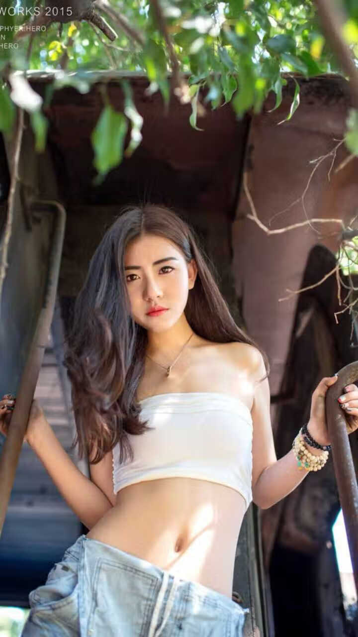 伊比利亚冷锋，西班牙球队掀翻米兰，莱万戴帽闪耀全场