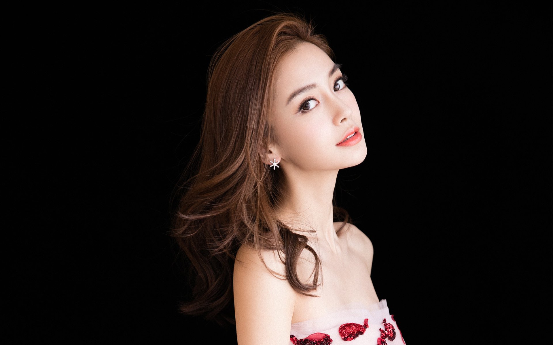 克瓦拉茨赫利亚一锤定音，马德里竞技淘汰赛力克多特蒙德晋级