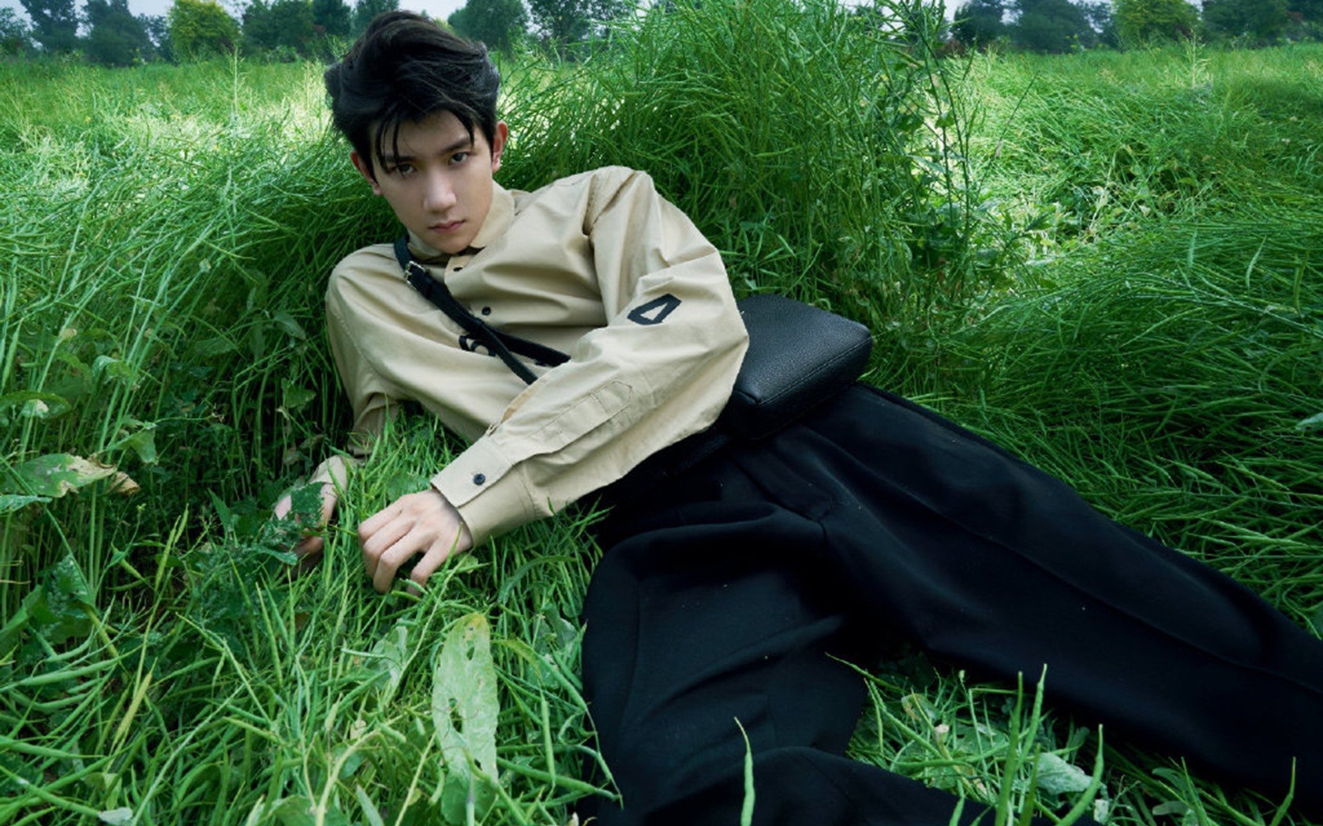 浓眉点燃F1新赛季揭幕战之夜，激情、速度与荣耀的序章