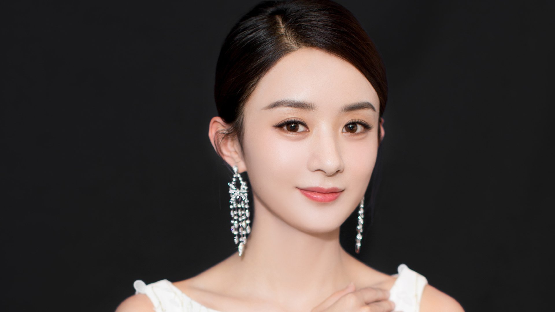 速度与逆转，F1街道赛焦点战与乌克兰足球翻盘拉齐奥的体育盛宴