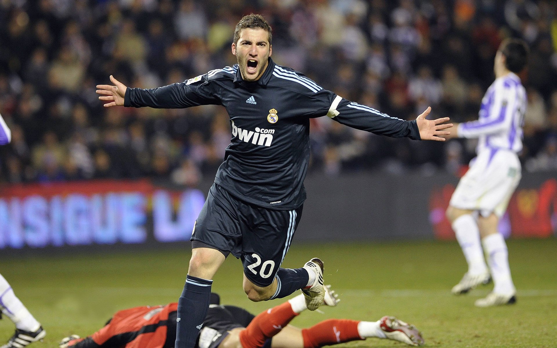 欧冠淘汰赛焦点战,战术纪律与高效反击,摩纳哥主场完胜拉齐奥