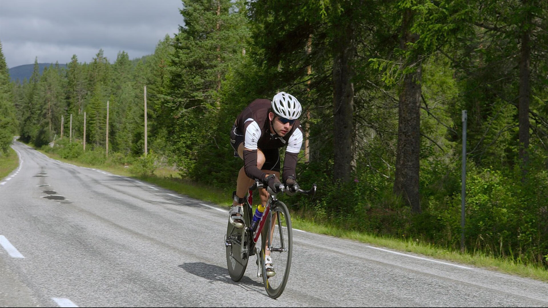 碾压与孤岛,当中国轻取安哥拉遇上阿坎吉扛起全队