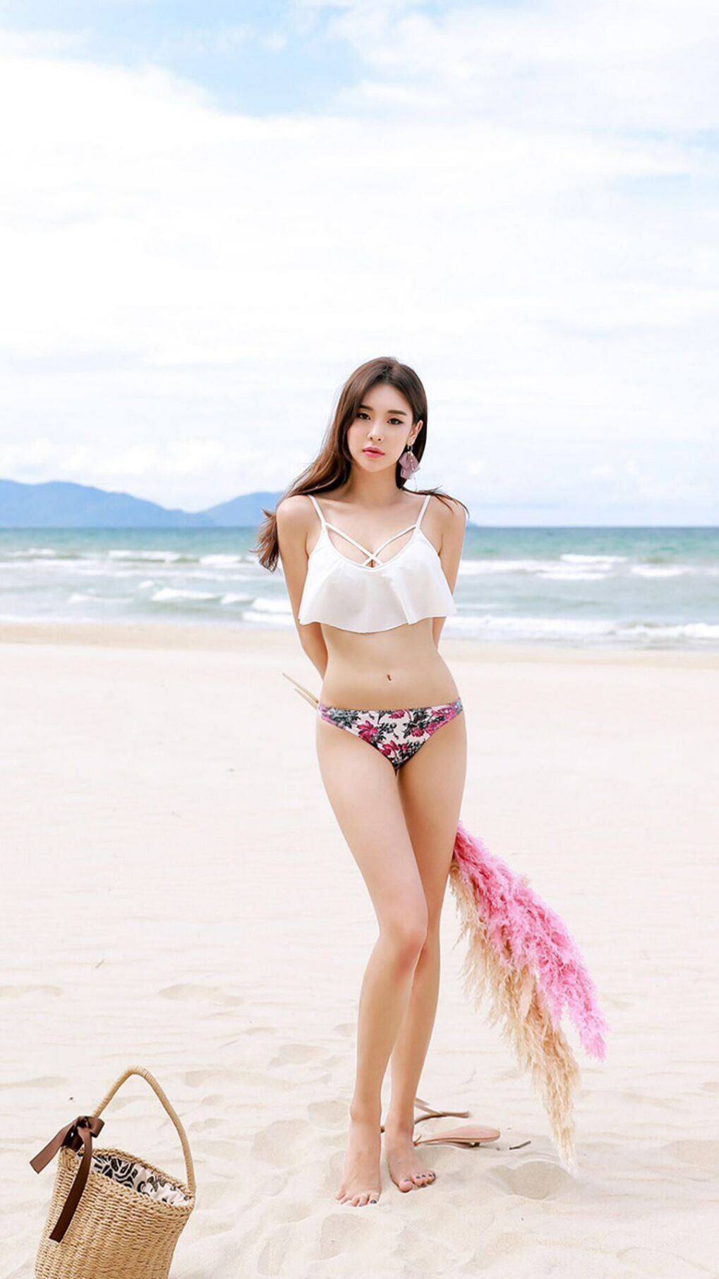 小贾伦引领绿衫军节奏风暴，凯尔特人团队篮球完胜新疆队